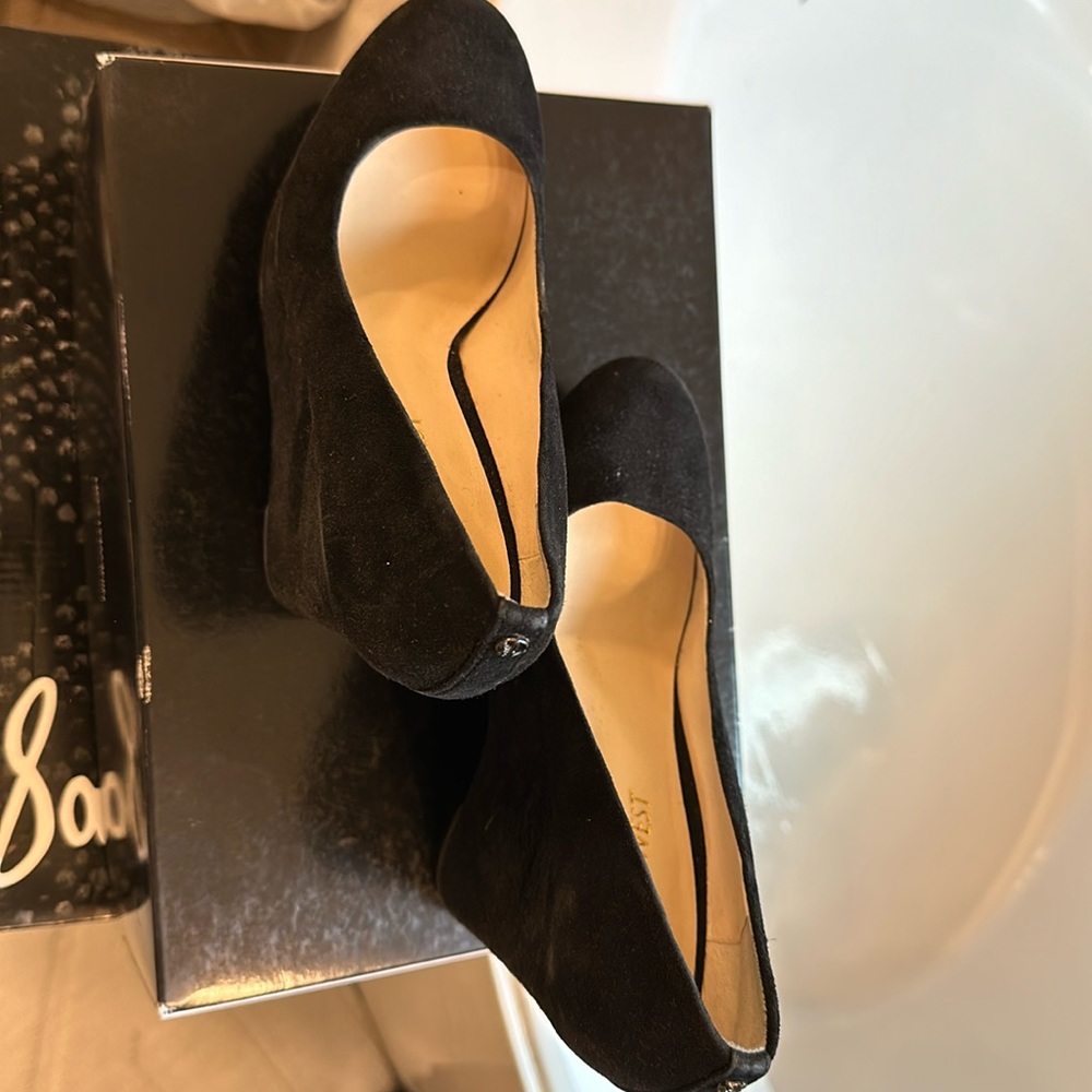 Black Wedges - image 1